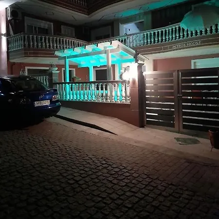 Petros House 3* Sarti