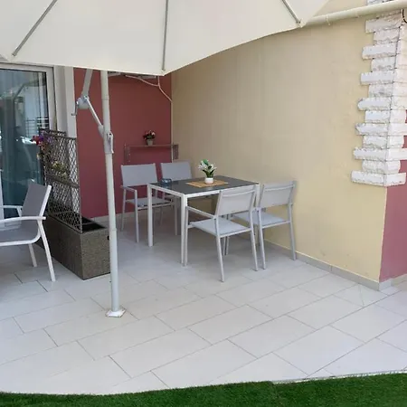 Petros House 3* Sarti