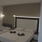 شقة فندقية Petros House 3*