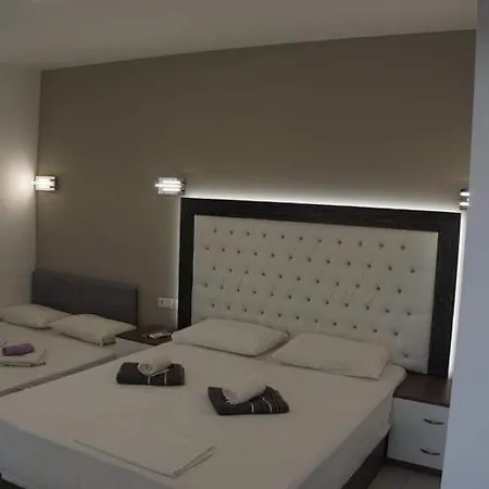 アパートホテル Petros House 3*