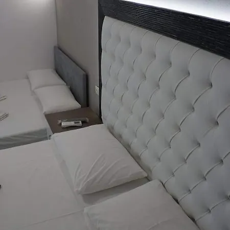 Petros House 公寓式酒店 萨尔蒂