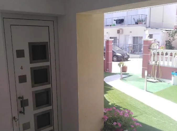 Petros House Ξενοδοχείο με διαμερίσματα 3*