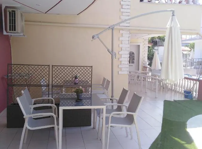 Ξενοδοχείο με διαμερίσματα Petros House 3*