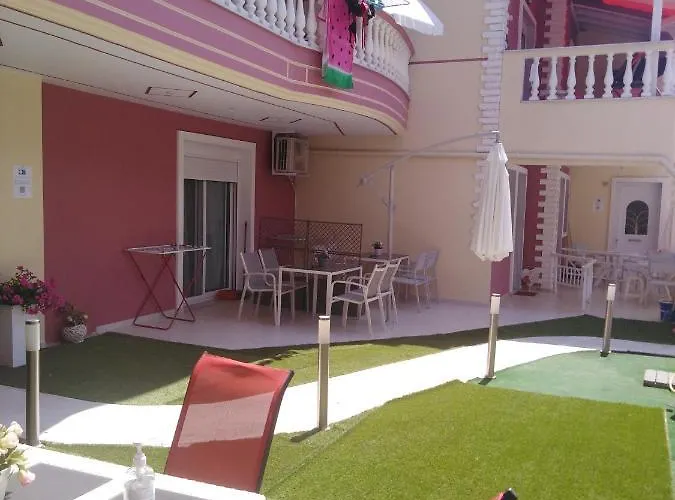 Ξενοδοχείο με διαμερίσματα Petros House 3*