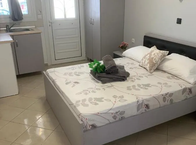 Petros House 3*