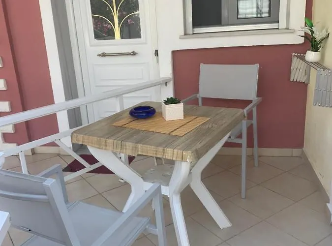 Petros House Aparthotel 3*