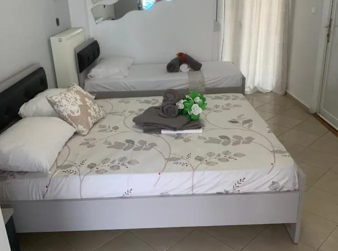 Petros House 3*