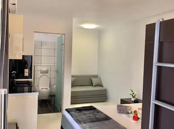 Ξενοδοχείο με διαμερίσματα Petros House 3*