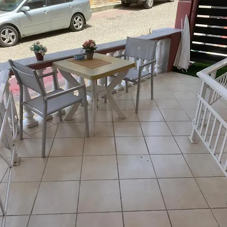 Petros House Apartahotel 3*