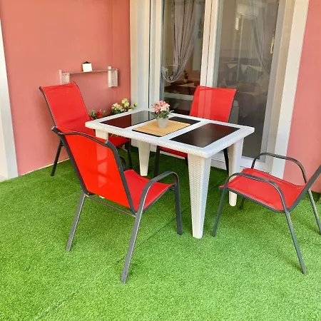 מלון דירות Petros House