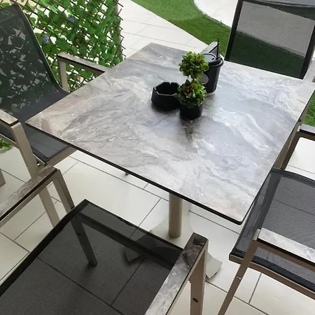 Petros House מלון דירות