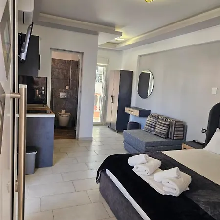 Petros House מלון דירות סארטי