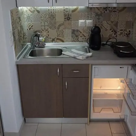 מלון דירות Petros House