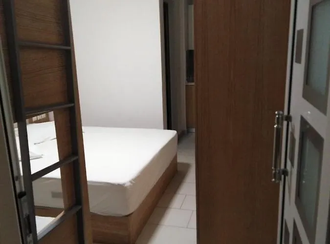 Petros House 3*
