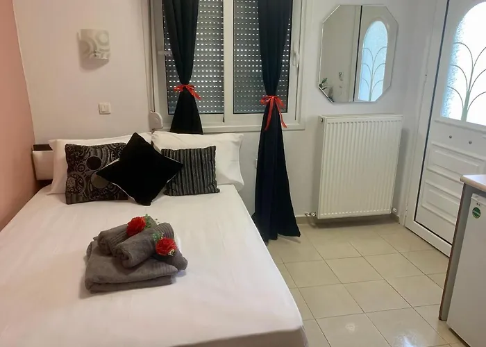 Petros House 3*